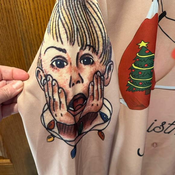 Women’s medium Ugly Christmas Sweater Funny Holiday Party Home Alone M/L - Picture 3 of 9